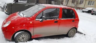 Легковой автомобиль Daewoo Matiz 2011 года выпуска, цвет ярко-красный. VIN: XWB4A11CDBA569960, ПТС: 36 УО 906864, госномер Х408НЕ64. Произведен в Узбекистане. Двигатель бензиновый, модель F8CV 784117RC2, мощность 51 л.с. (37.5 кВт), объем 796 куб.см. Экологический класс третий. Максимальная масса…