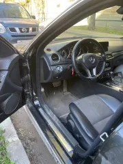 MERCEDES C200 2012. Автомобиль марки MERCEDES модель С200 2012 г.в. VIN-номер WDD2040481A692536 (Залог в пользу ПАО "Совкомбанк"). Ознакомление с имуществом осуществляется по адресу: г. Москва улица Затонная 11 корпус 2 в период приема заявок в рабочие дни по предварительной записи у финансового…