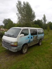 Toyota Hiace 2000, автомобиль марки Toyota модель Hiace 2000 г.в., номер кузова LH1780023802. Ознакомление с документами об имуществе и о торгах осуществляется в период приема заявок в рабочие дни с 11.00 до 18.00 (время местное) по адресу: г. Красноярск, ул. Карла Маркса, 73А, 4-й этаж, каб. 4-02…