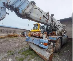 Кран самоходный Komatsu LW250-5, зав. № (рамы): L003-50094, 2006 г.в., цвет: синий, серый, документы (СОМ, ПСМ): в наличии, состояние: нерабочий, разукомплектован.