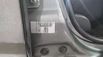 Автомобиль легковой: Nissan Terrano Идентификационный номер VIN: Z8NHSNHGD55421303 год выпуска 2016  Цвет: Серый Рабочий объем двигателя: 1998 см3 Мощность двигателя: 143 л.с. Паспорт транспортного средства  ПТС : Серия 78 ОН № 950559, выдан 11.04.2016