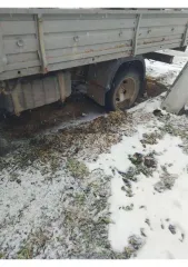 ГАЗ 33021 1998 года, бортовой грузовой автомобиль. Марка: ГАЗ, модель: 33021, год изготовления: 1998, VIN: XTH330210W1686255, мощность двигателя: 100 л.с. (73.5 кВт).