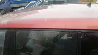 Skoda Fabia, 2007 года, 69 лс, 214000 км, МКПП, красно-коричневый, VIN TMBAH15J483042749, пробег 213171 км, бензин, объем 1198 куб.см, местонахождение: г. Вологда, ул. Воркутинская, д. 16Г (парковка у дома), ржавчина и потертости по кузову, пробег 213174.