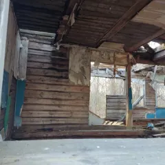 Нежилое здание, площадь 80,2 кв.м., кадастровый номер 62:05:1230101:71, местоположение: Рязанская область, Клепиковский район, с. Колычево, д.7 и земельный участок, на котором расположено здание, площадью 2664 кв.м., кадастровый номер 62:05:1230101:43. Материалы наружных стен здания: деревянные…