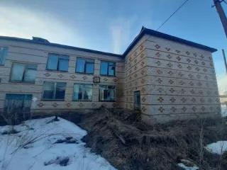 Нежилое здание (школа) общей площадью 1275,7 кв.м с кадастровым номером 02:30:000000:1720, 2 этажа, 1990 года завершения строительства, расположенное по адресу: Республика Башкортостан, Караидельский район, д.Байки-Юнусово, ул. Центральная, д.10; нежилое здание (котельная) общей площадью 104,8 кв.м…
