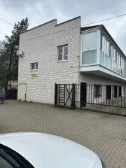 Помещение 51,9 кв.м и 615/9010 доли земельного участка в Краснодарском крае. Помещение, площадь 51,9 кв.м., назначение: Нежилое, количество этажей: 2, адрес: Россия, Краснодарский край, Тихорецкий район, г. Тихорецк, ул. Передовая, д. 207, корп. 7, кадастровый номер: 23:50:0101088:1299, вид…