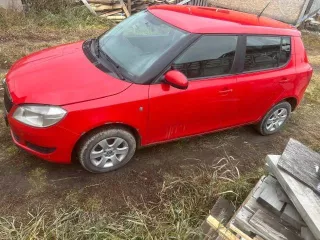 Легковой автомобиль, SKODA FABIA, 2014 г.в., грз: В726КЕ196, VIN XW8EH45J1EK516438, цвет красный, мощность двигателя 69 л.с., объем двигателя 1 198 куб.