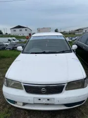 Nissan Sunny 2001 года выпуска, седан. Государственный номер У457СH124. VIN отсутствует, номер кузова FNB15016908, номер двигателя 483298. Цвет белый. Рабочее состояние не проверялось, видимых повреждений не имеет. Объем двигателя 1497 см³, мощность 105 л.с. Обременения: залог, запреты судебного…