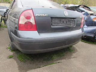 Volkswagen Passat 2002 года выпуска, цвет серый, государственный регистрационный знак Р121ХА99, VIN WVWZZZ3BZ2E204002. Мощность двигателя 170 л.с., объем двигателя 2324 см³, механическая коробка передач, вид транспорта легковой.