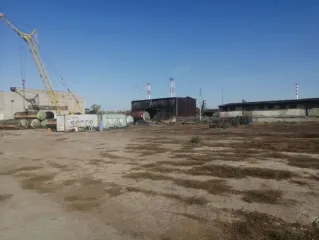 Производственный комплекс, 16 нежилых зданий, 185 172 кв.м, Самарская обл., г. Новокуйбышевск. Производственный комплекс (завод), состоящий из 16 нежилых объектов недвижимости, право аренды земельных участков - 3 635 +/- 21 кв. м, 117 501 +/- 119,97 кв. м, 64 036 +/- 89 кв. м, кадастровые номера…