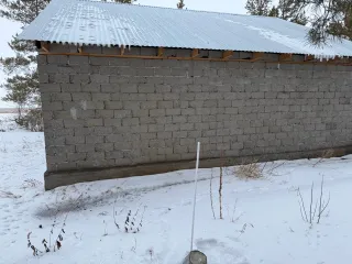 Земельный участок 665 кв.м и дом 98,5 кв.м Оренбургская область Земельный участок площадью 665 +/- 9 кв. м с кадастровым номером 56:47:0000000:1249 и объект незавершенного строительства проектируемое назначение жилое площадью застройки 98,5 кв. м степень готовности 80% с кадастровым номером…