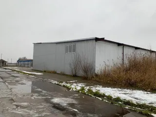 Здание 7858,3 кв.м и земельный участок 13650 кв.м в Калининградской области, Гурьевский район, поселок Поддубное, улица Лесная, дом 1. Земельный участок кадастровый номер 39:03:090910:24, площадь 13650 кв.м, категория земель: земли населенных пунктов, вид разрешенного использования: для…