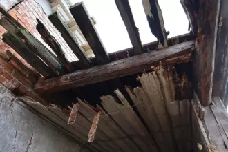 Нежилое здание общей площадью 232,9 кв.м, этажность: 1 Здание, назначение: нежилое, наименование: МАГАЗИН, площадь: 232,9 кв.м., количество этажей, в том числе подземных этажей: 1, в том числе подземных 0, расположенное по адресу: Нижегородская область, Пильнинский р-н, с. Курмыш, ул. Советская, д…