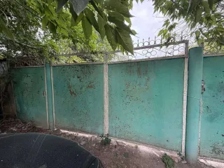 Земельный участок 1600 кв.м, жилой дом 89,2 кв.м, Ставропольский край, ст-ца Стодеревская, Каюшникова, д.36. Земельный участок с кадастровым номером: 26:36:110703:42, площадью 1 600 кв.м. и жилой дом с кадастровым номером: 26:36:110703:151, площадью 89,2 кв.м., расположенные по адресу: РОССИЯ…