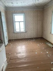 Нежилое здание 172,8 кв. м с участком 2122 кв. м, Ярославская область, Тутаев. Общая площадь 172,8 кв. м, кадастровый номер 76:21:020220:3, с земельным участком 2122 кв. м, кадастровый номер 76:21:020214:27, адрес: Ярославская область, г. Тутаев, ул. Леонтьевская, д.3. Общие сведения об…