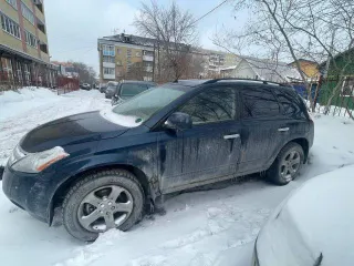 Nissan Murano 2003 года, синий. VIN: JN8AZ08T04W208427, ПТС: 55ОУ №128258, госномер: Х263СР55. Бензиновый двигатель 3.5 л (3498 куб. см) мощностью 249 л. с. (183,1 кВт). Максимальная масса 2200 кг, снаряженная масса 1720 кг.