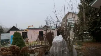 Земельный участок и жилое строение, 98,1 и 1200 кв.м, Чеховский район, Московская область. Земельный участок с жилым строением. Жилое строение без права регистрации проживания, кадастровый номер 50:31:0000000:48106 Московская область, Чеховский район, сельское поселение Баранцевское, СНТ…