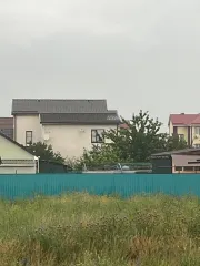 Жилой дом 194,5 кв.м и ЗУ 1000 кв.м, Краснодарский край, Ейский р-он, п. Краснофлотский. Объект № 1: Жилой дом, назначение: жилое, общая площадь 194,5 кв. м., количество этажей: 2, в том числе подземных 0, КН 23:42:0705061:151, дом 2011 г.; Объект №2: Земельный участок, общей площадью 1 000 + / +…
