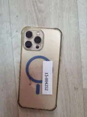 iPhone 16 Pro Max желтого цвета и MacBook Air Apple V2 серебристого цвета. Состояние б/у.