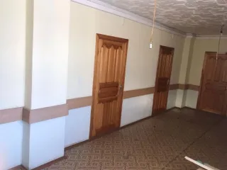 Земельный участок с кадастровым номером 54:04:010109:21, площадью 690+/-18 кв.м., РНФИ:П11550002138, с расположенными на нем объектами: нежилое здание с кадастровым номером:  54:04:010109:116, общей площадью 102,4 кв.м., РНФИ: П12550011240, нежилое здание (гараж) с кадастровым номером: …