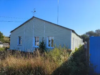 Земельный участок 960 кв.м и здание 194,5 кв.м, Калужская область. Земельный участок площадью 960 кв.м, с кадастровым номером 40:21:050506:83, с расположенным на нем объектом недвижимого имущества - здание с кадастровым номером 40:21:050504:83, по адресу: Калужская обл., Ульяновский район, с…