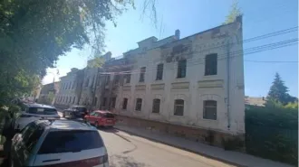 Нежилые помещения 1117.4 кв.м Ярославская область г. Ярославль ул. Красный съезд д. 8 в составе: Помещение кадастровый номер: 76:23:010101:188270 назначение: нежилое этаж № 1 площадь: 76 кв. м; Помещение кадастровый номер: 76:23:010101:188286 назначение: нежилое пом. 1-3,18-23,42 (1 этаж)…