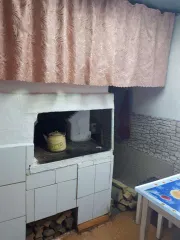 1/2 доли жилого дома и земельного участка, 47,7 кв.м + 2100 кв.м, Омская область, Тарский р-н, п. Атак 1/2 доля в праве на жилое здание, площадь: 47,7кв.м., кадастровый номер: 55:27:130201:197 и 1/2 доля в праве на земельный участок, площадь: 2100кв.м., категория земель: Земли населенных пунктов…