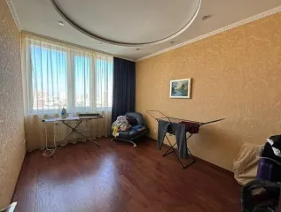 Жилое помещение площадью 122 кв.м, кадастровый номер 54:35:101695:1119, расположенное по адресу: г. Новосибирск, ул. Державина, д. 77/2, кв. 107, 108. Имущество находится в залоге у ПАО Банк "FK Otkrytie" ИНН: 7706092528 (правопреемник - АО «БМ-Банк» ИНН: 7702000406) и АО "Korporatsiya "MSP" ИНН…