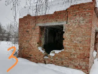 1/2 доля нежилого здания, 15 кв.м, Свердловская обл., адрес (местонахождение): Свердловская область, г. Верхняя Салда, кадастровый номер: 66:08:0000000:2114