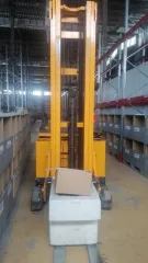 Электроштабелер Jungheinrich EVT 214, 2012 года выпуска, желтого цвета, заводской номер 91079083.