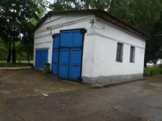 Здание склада, назначение – нежилое здание, 1-этажное, общая площадь 1 330,2 кв. м, адрес объекта: Калининградская область, Гвардейский р-н, г. Гвардейск, ул. Вокзальная, д 14, кадастровый (условный) номер: 39:02:010023:270. Производственное здание макаронной фабрики, назначение – нежилое здание…