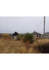 Дом 52,5 кв.м, нежилые здания 32,2 и 25,2 кв.м, земельный участок 2373 кв.м, Ростовская обл. Жилой дом, площадь: 52,5кв.м, кадастровый номер: 61:49:0060110:156, нежилое здание, площадь:32,2кв.м., кадастровый номер: 61:49:0060110:116, нежилое здание, площадь: 25,2кв.м., кадастровый…