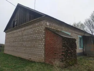 Нежилое здание (кадастровый номер 18:21:057001:217) и земельный участок под зданием (кадастровый номер  18:21:057002:186) нежилое здание  с кадастровым номером 18:21:057001:217, площадью 143,3 кв. м, расположенное по адресу: Российская Федерация, Удмуртская Республика, м.о. Увинский район, д…