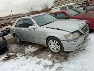 Mercedes-Benz C240, 1995. Автомобиль MERСEDES BENZ C240, г/н О517ВК75, 1995 г.в., VIN WDB2020262F785521, двигатель № 280825, цвет серый. Рабочее состояние, и комплектность автомобиля не проверялось. Находится в г. Красноярск, данное имущество обращено в доход государства (Документы, ключи…