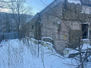 Здание магазина 282,9 кв.м, земельный участок 1 006 кв.м, Ленинградская область. Здание нежилое (здание магазина), площадь 282,9 кв. м, кадастровый номер 47:20:0905001:99. Земельный участок, категория земель: земли населённых пунктов, виды разрешенного использования: торговля, площадь: 1 006 +/- 11…