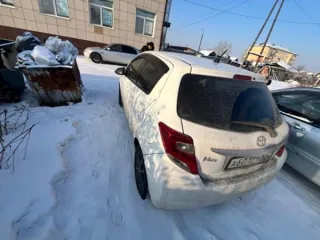 TOYOTA VITZ, 2016. Легковой автомобиль, 2016 г.в., г/н A601CT124, VIN отсутствует, номер кузова KSP130-2177597, номер двигателя 1KR1647236, цвет белый. Рабочее состояние не проверялось, видимых повреждений не имеет. Обременения: залог, запреты судебного пристава исполнителя на регистрационные…