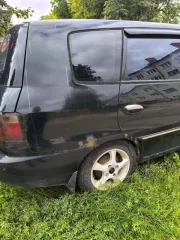 Kia Carens 2005 года, 105 л.с., пробег 201664 км. Цвет темно-зеленый. VIN: KNEFC525155398602. Категория B (M1). ПТС 71ОС 745362. Не на ходу. Требуется переварка порогов и задних внутренних арок, ремонт электрики, системы охлаждения и двигателя. Имеются коррозия, вмятины кузова, требуется покраска…