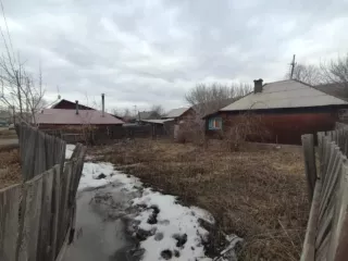 1/3 доля в праве на жилое здание, площадь: 31,4 кв.м., кадастровый номер: 24:50:0300200:87, Адрес (местоположение): Красноярский край, г.Красноярск, Центральный район, ул.Достоевского, дом 3, и 
1/3 доля в праве на земельный участок, площадь: 403 кв.м., категория земель: Земли населенных пунктов…