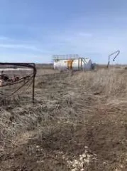 Восточно-Бирлинское нефтяное месторождение (куст 1): право аренды земельного участка кадастровый номер 73:08:045001:860, Ульяновская обл., Мелекесский р-н, МО "Рязановское сельское поселение"; поисковая скважина № 40; поисковая скважина № 41 (оборудование в аренде); поисковая скважина № 46; насос…