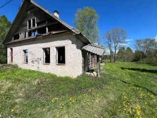 Земельный участок площадь 956 кв.м, КН 47:29:0939002:321, категория земель: земли населенных пунктов, разрешенное использование: культурное развитие и здание клуба с КН 47:29:0939001:60 назначение нежилое, 1-но этажное, общая площадь 141,7 кв.м, расположенные по адресу: Ленинградская область…