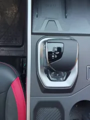 JETOUR DASHING 2024 автотранспортное средство модель – легкового автомобиля JETOUR DASHING 2024 г.в., VIN: HJRPBGFB0RB197758, цвет белый, находится в залоге у ПАО Банк Зенит на основании Договора залога автотранспортного средства, приобретаемого в будущем № AVT-DZ-0096-4159160 от 10.04.2025 г.