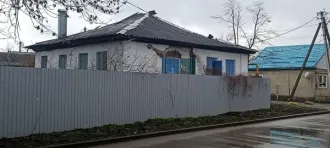 Здание отделения почтовой связи 79,4 кв. м и земельный участок 500 кв. м, Ставропольский край. Нежилое здание и земельный участок по адресу: Ставропольский край, м.о. Кировский, ст-ца Зольская, ул. Октябрьская, д. 8. Земельный участок. Местоположение установлено относительно ориентира по адресу…