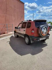 Chevrolet Niva, 2003 г.в., VIN X9L21230030001091, автотранспортное средство Chevrolet Niva, 2003 г.в., VIN X9L21230030001091. Машина не на ходу, требуется капитальный ремонт двигателя, замена переднего моста, ремонт порогов, ремонт задних лонжеронов (ввиду их отсутствия), ремонт заднего моста и…