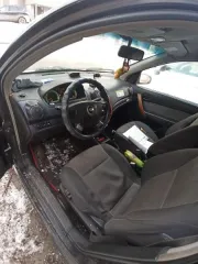 Chevrolet Aveo 2008 года выпуска, государственный номер Е903ЕВ60, VIN KL1SF48DJ8B221826. Находится по адресу: Псковская обл., г. Великие Луки, ул. Сибирцева, д. 41. Имеется арест, запрет регистрационных действий и залог. Цена 196265 рублей (без НДС), задаток 34700 рублей, шаг аукциона 3000 рублей.