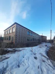 Нежилое здание (школа) общей площадью 1275,7 кв.м с кадастровым номером 02:30:000000:1720, 2 этажа, 1990 года завершения строительства, расположенное по адресу: Республика Башкортостан, Караидельский район, д.Байки-Юнусово, ул. Центральная, д.10; нежилое здание (котельная) общей площадью 104,8 кв.м…