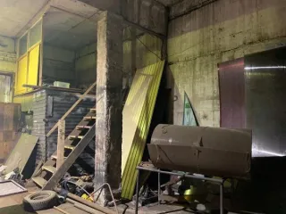 Нежилое помещение 89.2 кв.м, Лениногорск. Кадастровый номер 16:51:010501:5049, по адресу: РТ, г. Лениногорск, ул. Агадуллина, уч.25, стр.18, пом.1003, площадь 89,2 кв.м. Вид ограничений и обременений: Запрет на совершение регистрационных действий и аресты наложенные судебными приставами…