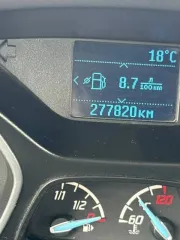 Ford Focus 2013 года, 125 л.с., пробег 277820 км. VIN: X9FKXXEEBKDU87639. Цвет серо-голубой. ПТС оригинальный. В залоге ТКБ Банк ПАО.