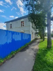 Двухэтажное деревянное здание 314.9 кв.м с земельным участком, Николаевск-на-Амуре продажа нежилого муниципального двухэтажного деревянного здания и земельного участка двухэтажное деревянное здание с кадастровым номером 27:20:0010156:388 и земельный участок, расположенное по адресу: г…
