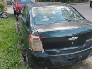 Chevrolet Cobalt 2013 Легковой автомобиль, марка: Chevrolet, модель: Cobalt, год изготовления: 2013, VIN: XWBJF69VJDA057666, вид собственности: индивидуальная. Особенности тех. состояния: разбиты задние фары, вмятины по кузову, нарушено ЛКП, коррозия по кузову, спушены шины.