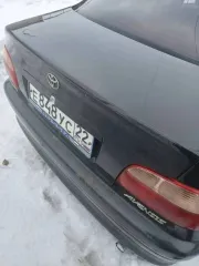 Toyota Avensis, 2000 года, 129 лс, 380000 км, АКПП, VIN: SB153ZBN10E012174, гос. номер: Е 848 УС 22, цвет: черный. Имеется коррозия порогов, арок, в том числе сквозная коррозия. Отслоение лакокрасочного покрытия, трещины и царапины по кузову автомобиля. Наличие хода у автомобиля не проверялось…